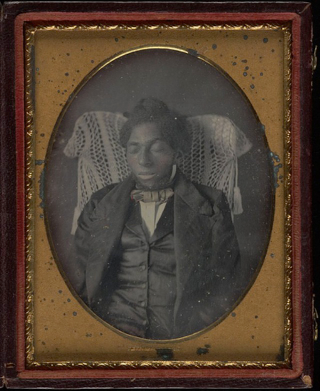 Illustration for article titled The Strangest Tradition of the Victorian Era: Post-Mortem Photography
